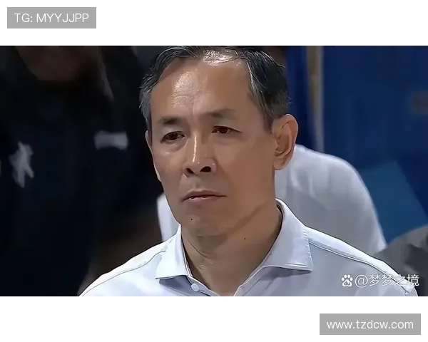 方硕与许利民疑似口角 张劲松分析更衣室矛盾或成关键 多名专家预测4-1战术中心 方硕与许利民疑似口角 张劲松分析更衣室矛盾或成关键 多名专家预测4-1战术中心